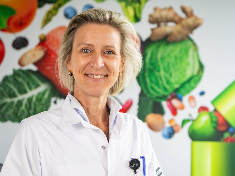 Hoe gezond eet voedingsarts Elisabeth De Waele (48) zelf? Ze onthult haar geheim: “Ik heb maar één guilty pleasure”