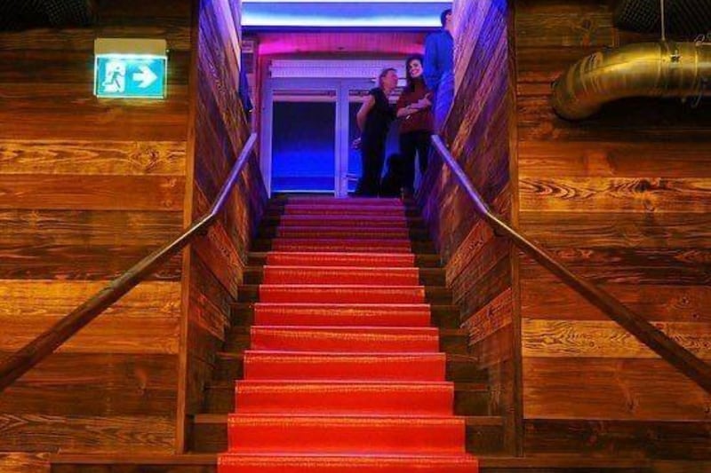 Een archiefbeeld van de trap naar de ingang van Le Constellation