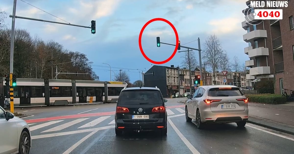 Beelden tonen hoe tram mogelijk door rood rijdt in Mortsel: tweede ...
