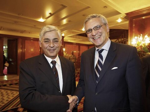 Premier van Libië Mostafa Bouchakour Rheit met Vlaams minister-president Kris Peeters
