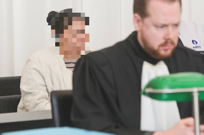 Meester Mallego sprak zijn cli&euml;nte rechtstreeks aan.