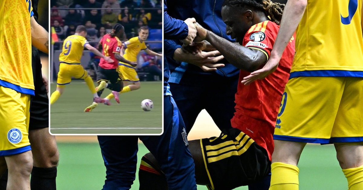 KIJK. “Dit hoort niet thuis op een veld”: Doku slachtoffer van smerige fout, ref trekt na bekijken b