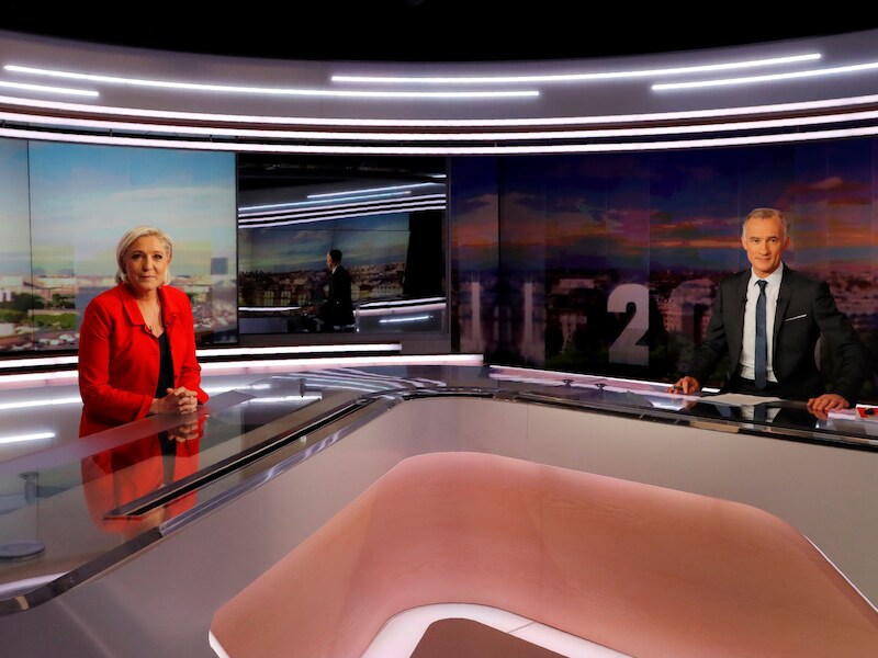 Le Pen kondigde haar kandidatuurstelling aan op het avondjournaal van TF1.