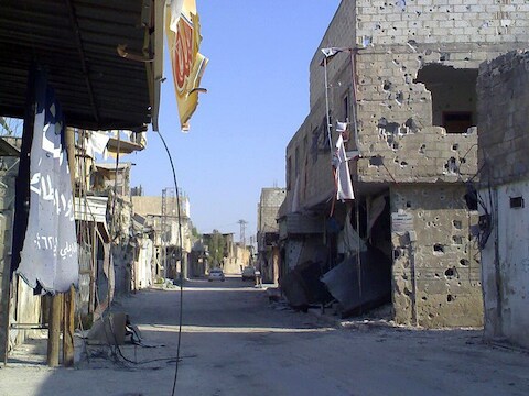 De zwaarbeschadigde stad Duma dicht bij de Syrische hoofdstad Damascus.