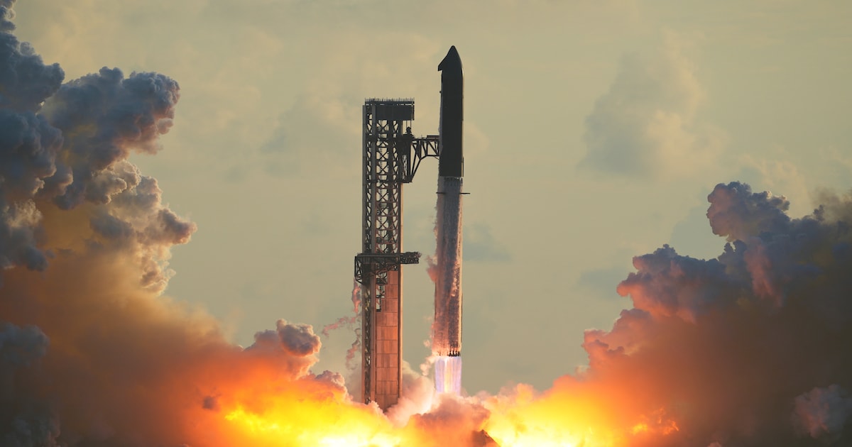 Starship-raket van SpaceX landt met succes in Stille Oceaan na ...