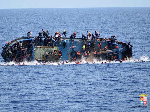 De grote meerderheid van de slachtoffers, meer dan 2.500 migranten, verdronk op weg naar Italië.