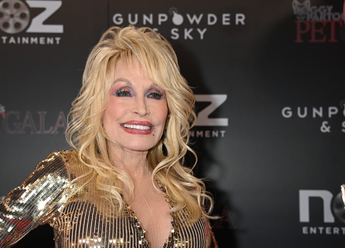 Dolly Parton treedt voor het eerst in het openbaar na overlijden  echtgenoot: “Carl zou willen dat ik aan het werk was” | Celebrities | HLN.be