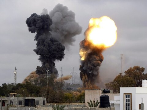 Zware ontploffingen in Tripoli.