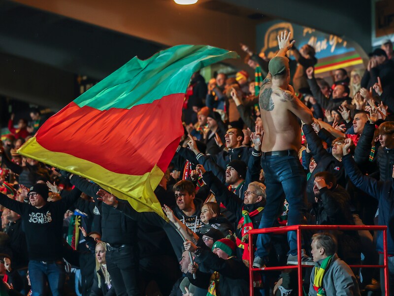Euforie bij KV Oostende na de sportieve redding: “Blij voor onszelf, maar zeker ook voor de supporters!”