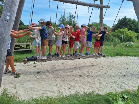 Honderden kinderen leven zich deze zomer uit op de Alkense themakampen.