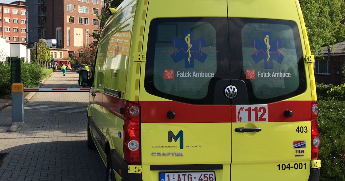 Vrouw lichtgewond bij aanrijding op Gentsesteenweg