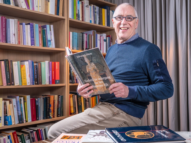 Leraar Kris De Boel juicht de beslissing om elke Waalse leerling in het tweede middelbaar twee uur Latijn te geven, toe. 