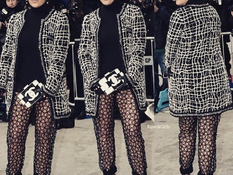 Kris Jenner hield alvast haar Chanelclutch strategisch voor haar kruis.