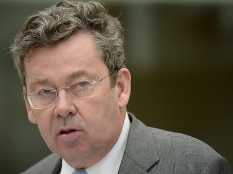 Bellens eist 5 miljoen van de overheid.