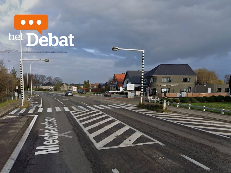 De Mechelsebaan in Duffel - en dan vooral het fietspad - is aan vernieuwing toe.