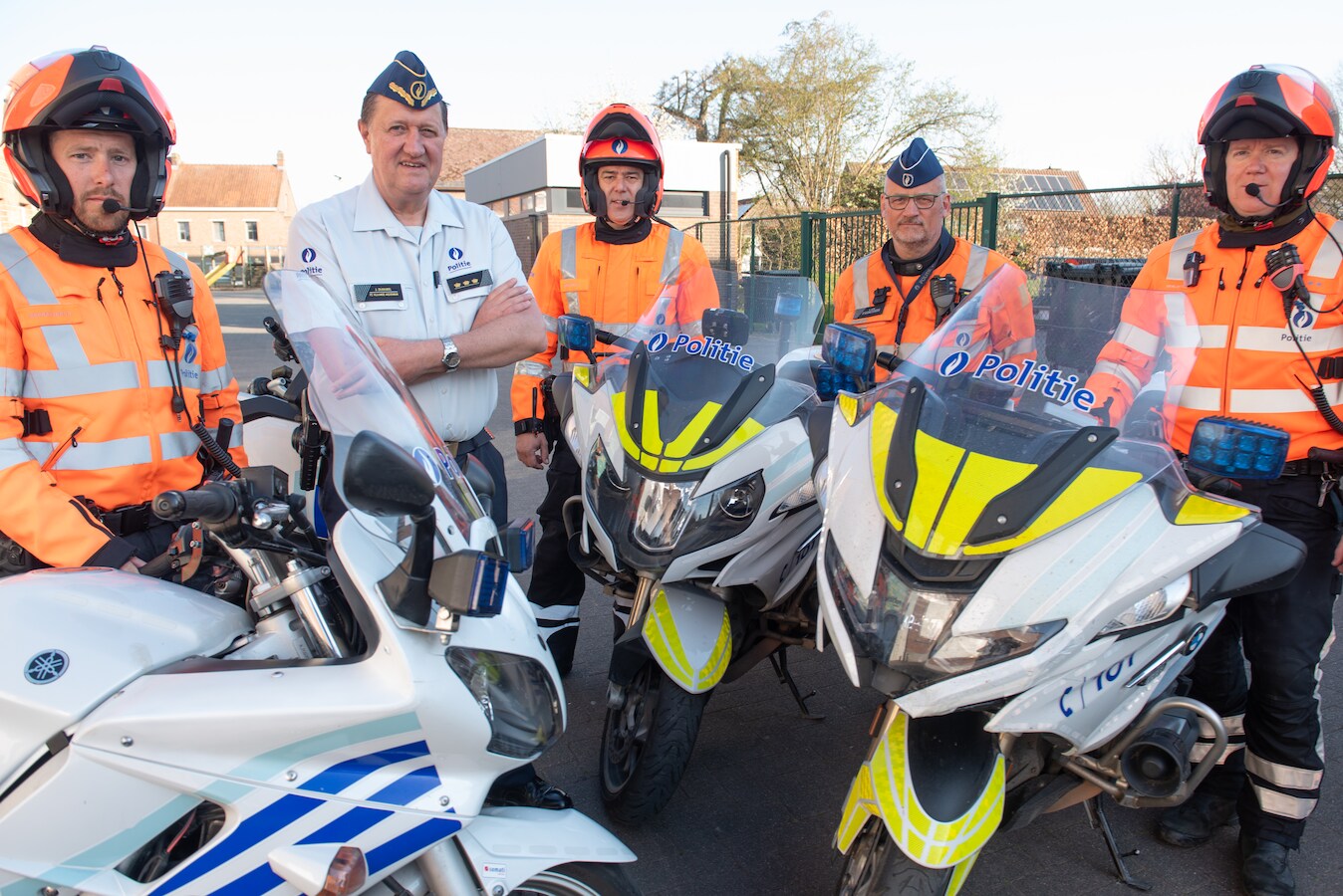 Meer dan 400 agenten bewaken zondag de wielersfeer in de Vlaamse ...