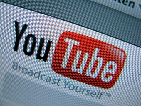 YouTube levert een artiest gemiddeld tussen de 40 cent en anderhalve euro op, per 1000 views.