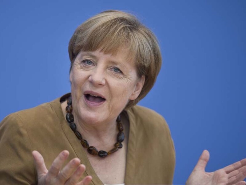 Merkel neemt de uitnodiging in beraad.