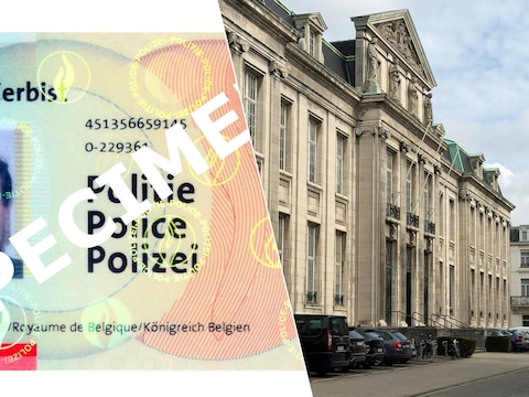 Een voorbeeld van een echte politiekaart., Het gerechtsgebouw in Kortrijk