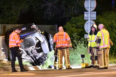Bestuurder speelt rijbewijs kwijt na spectaculaire klap: “‘S