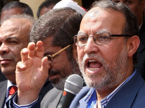 Essam al-Arian in 2011. Naast hem Mohamed Morsi, de inmiddels afgezette president.