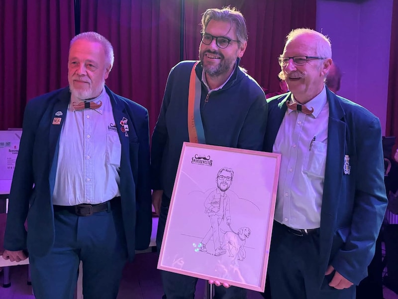 Geert Baudewijns werd door de Snorrenclub van Aartselaar verkozen tot 'Snor van het jaar'. Naast de titel mocht hij een mooie karikatuur ontvangen. 