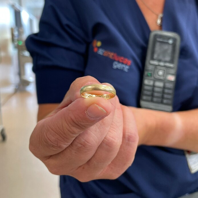 “Wie verloor een trouwring met de namen Elvire en Emiel?”: oproep van ...