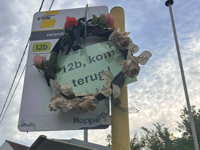 Op 30 juni kwamen heel wat actievoerders al samen bij de bushalte om afscheid te nemen. 