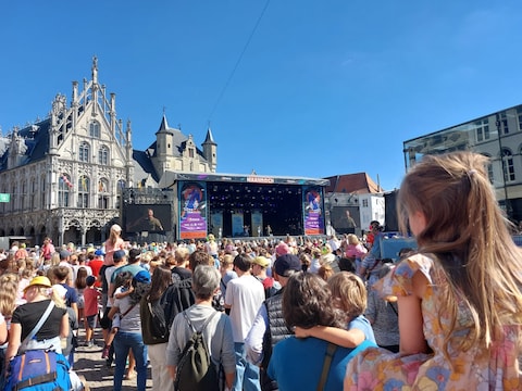 Maanrock 2025: de Grote Markt loopt vol voor de laatste festivaldag
