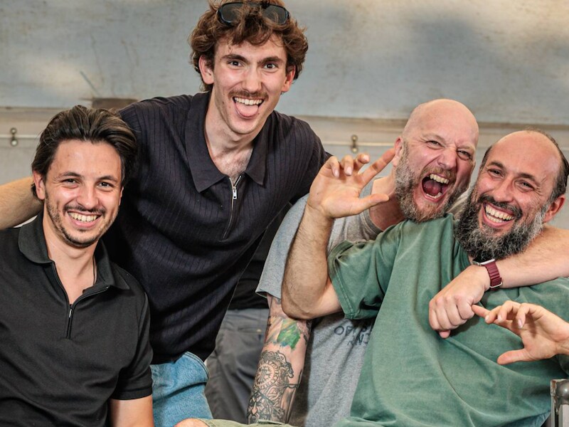 Junior, Devon en Francesco Planckaert, samen met bassist Wouter, een vriend van de familie. 