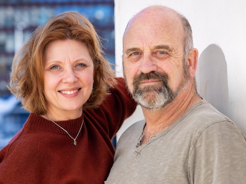 Familie'-actrice Sandrine André en haar man Hans zijn tien jaar getrouwd:  “We dachten dat die verliefdheid wel zou overwaaien, maar niet dus” |  Showbizz | HLN.be