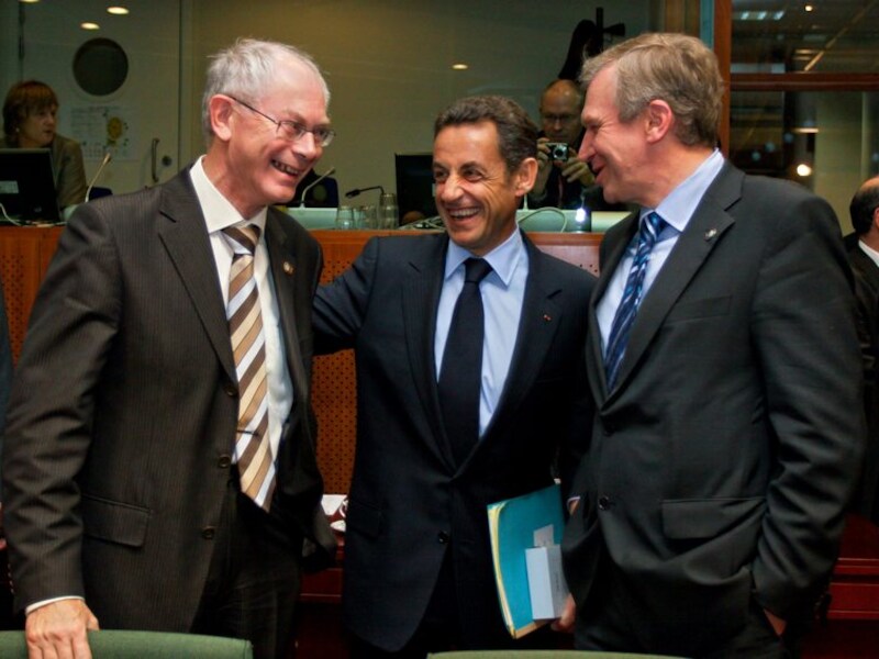 Premier Herman Van Rompuy met Nicolas Sarkozy en Yves Leterme op de Europese top, vorige week in Brussel.