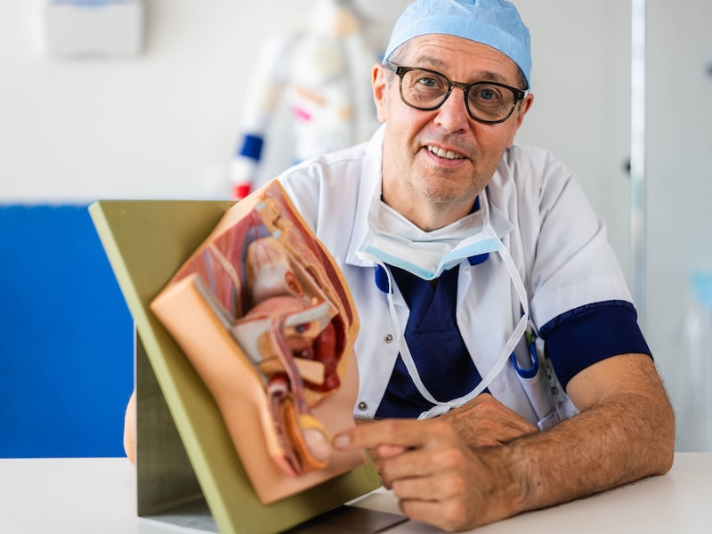 Uroloog Piet Hoebeke (64) onthult zijn gezondheidsgeheim: “Door een combinatie van deze 2 dingen ben ik 15 kilo afgevallen”