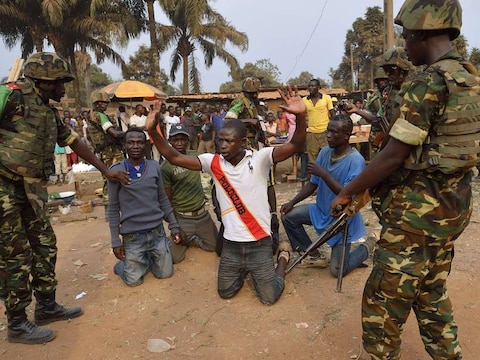 De CAR gaat gebukt onder een golf van geweld sinds rebellenleider Michel Djotodia vorig jaar de hoofdstad Bangui wist in te nemen met zijn overwegend islamitische beweging Séléka.