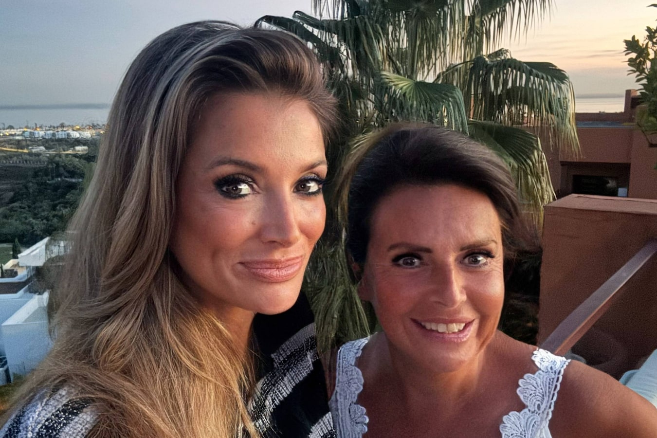 Mama vond nog geen enkele man goed genoeg voor mij”: Véronique De Kock en mama  Nicole openhartig over de liefde | Foto | hln.be