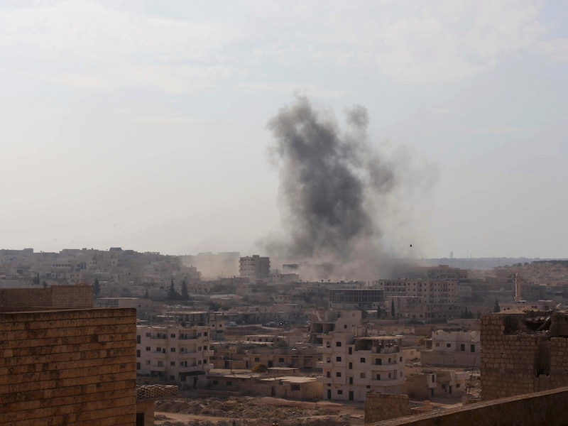 Archiefbeeld uit 2013 van bombardementen in Maarat Al-Numan.