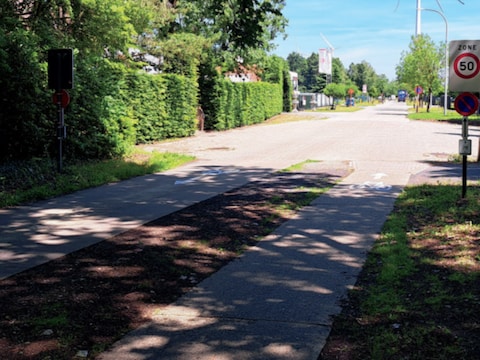 De tractorsluis komt op deze plaats in de Bleukenlaan