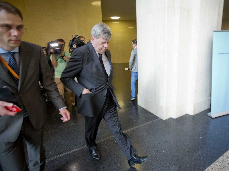 Minister Ivo Opstelten.