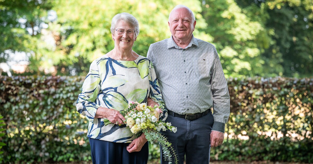 Robert en Edith vieren diamanten huwelijk na kalverliefde op zeer jonge ...