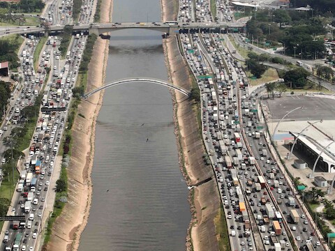 Door de belastingvrijstelling op auto's en motorfietsen groeide het wagenpark in Brazilië spectaculair aan.