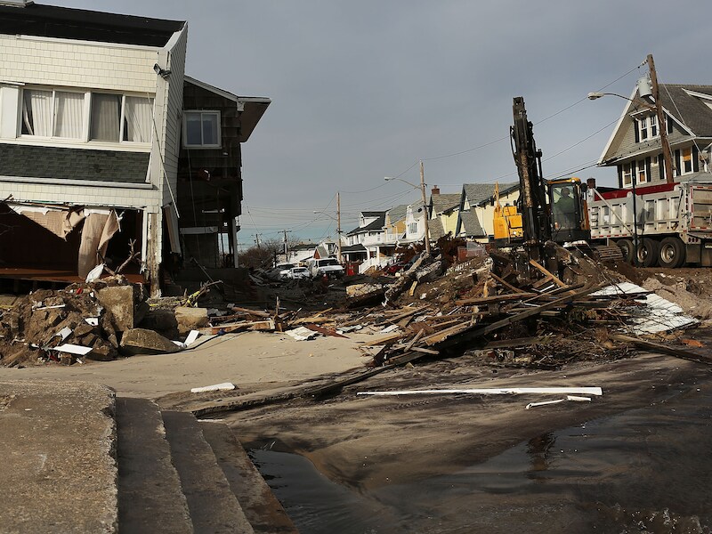Schade in Queens, New York na orkaan Sandy.