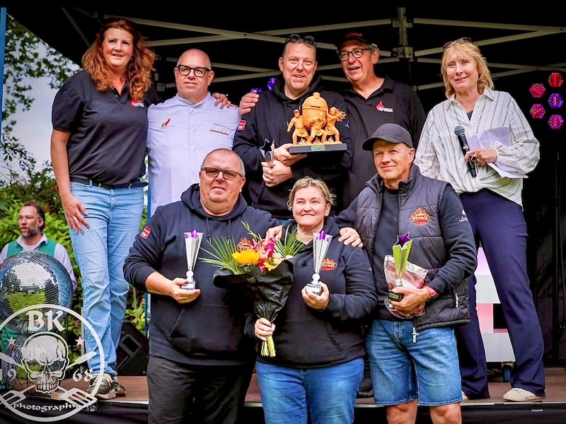 Vishandel De Jaeger uit Knesselare en zijn barbecueteam verdedigen ons land op palingwedstrijd in Nederland