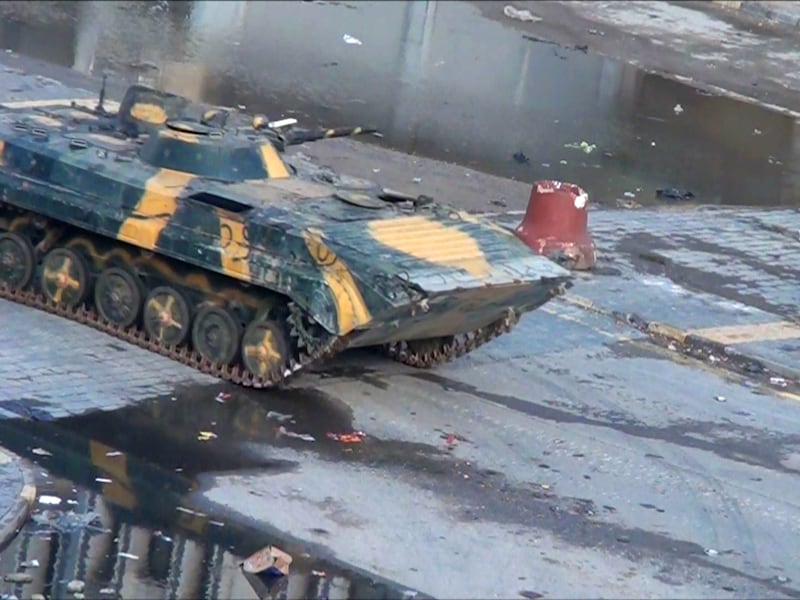 Volgens de Syrische mensenrechtenorganisatie OSDH zijn bij een nieuw offensief van regeringstroepen in Homs minstens negentwintig doden gevallen.