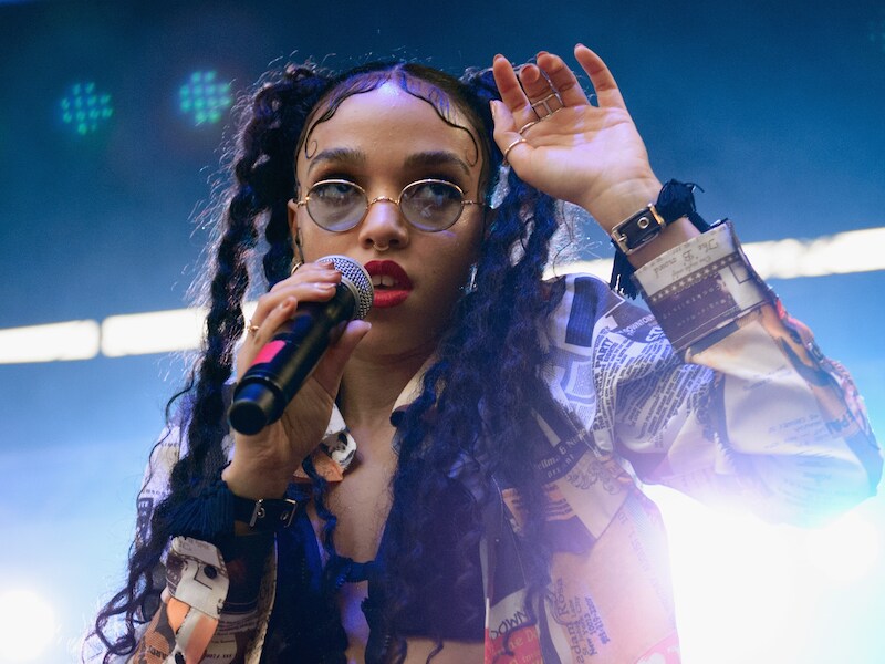 Zangeres FKA Twigs.