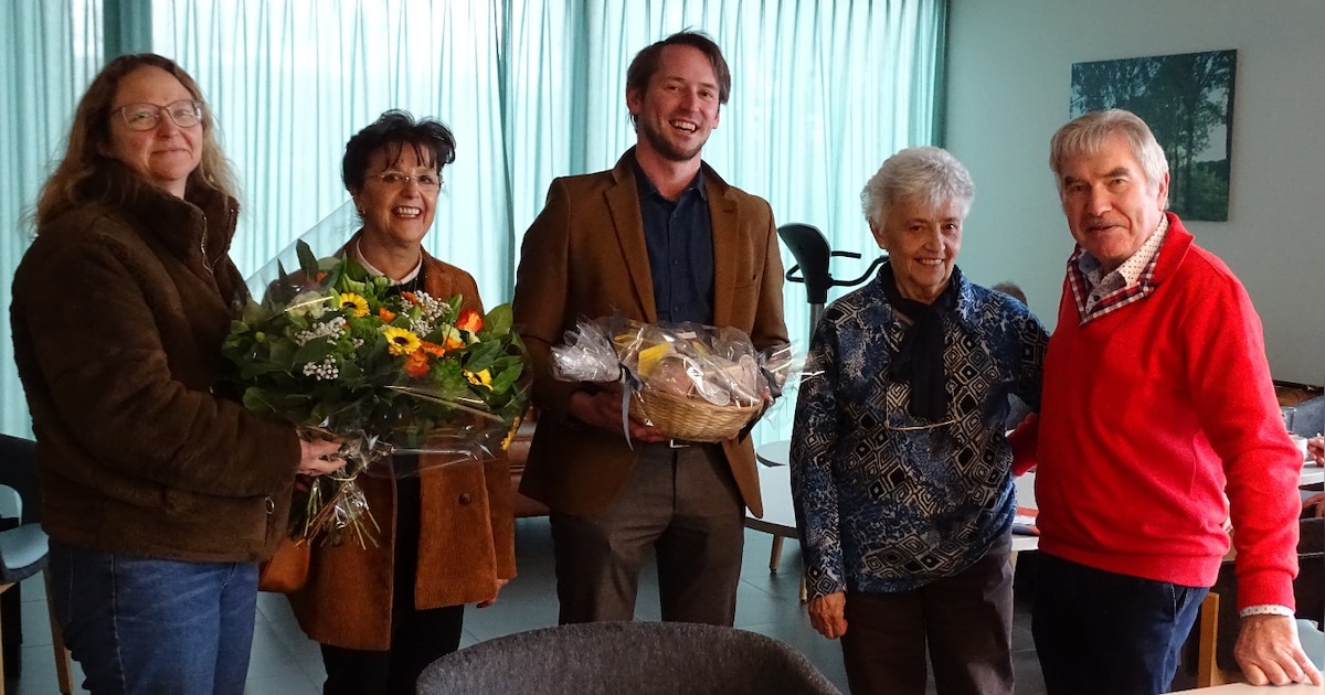 n-va-zet-vrijwilligers-herman-en-rita-in-de-bloemetjes-wingene-hln-be