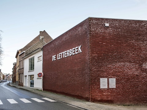 De lezingen vinden plaats in bib De Letterbeek in Poperinge. 