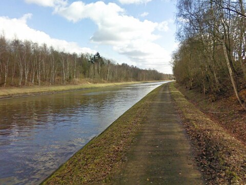 Het kanaal Nimy-Blaton, waar de tiener omkwam.