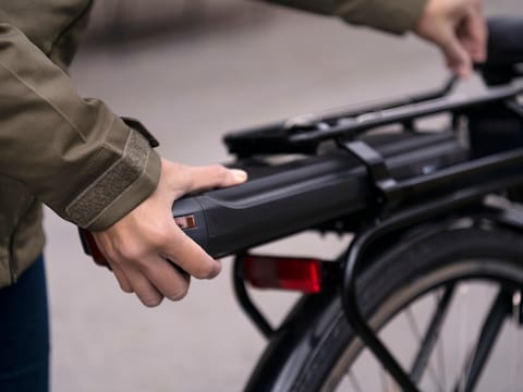 In Nazareth-De Pinte hebben dieven afgelopen week tot twee keer toe een fietsbatterij uit een elektrische fiets gestolen.