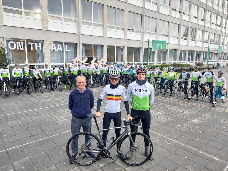 Wieleracademie MSKA Roeselare huldigt Mats (15) als kersvers Belgisch ...