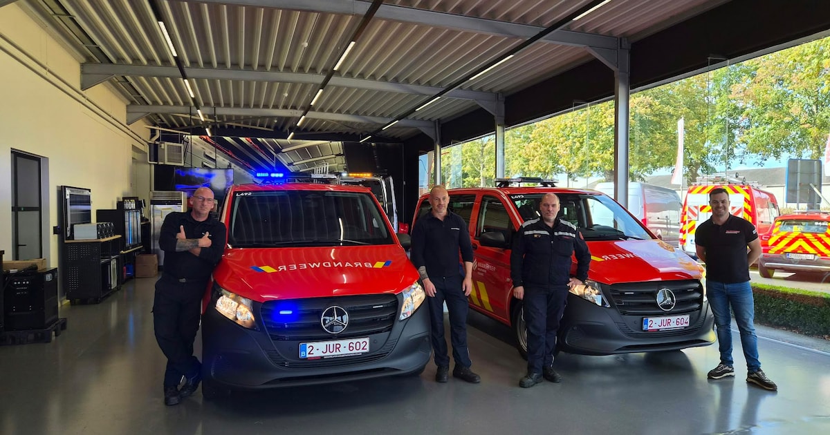 Brandweerposten Nieuwpoort en Veurne nemen nieuwe personeelsbusjes in gebruik